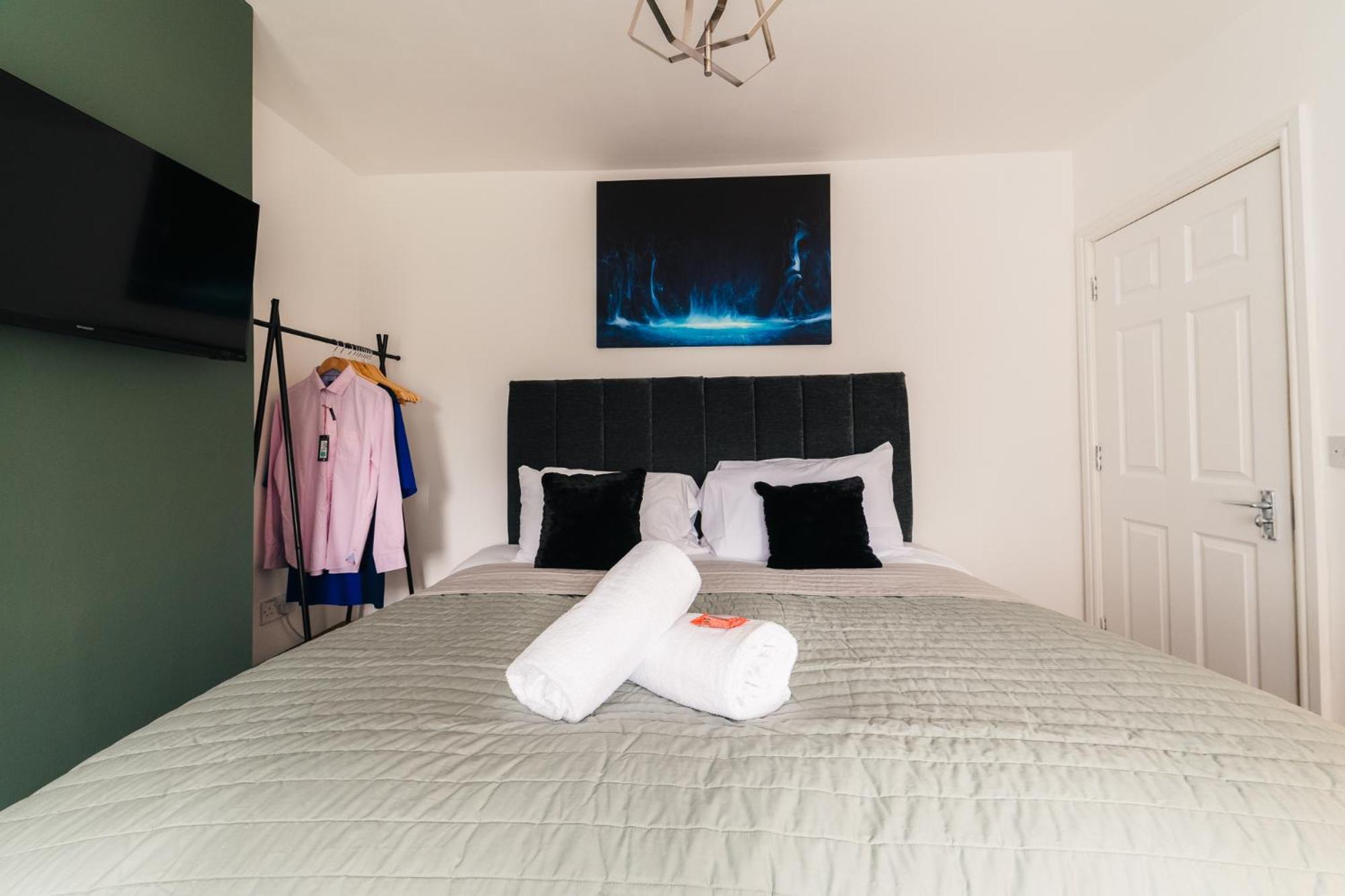 Holiday home Boutique 5-bed 5-ensuite Stunning Gem, Near Jlr, Airport, World,nec Solihull