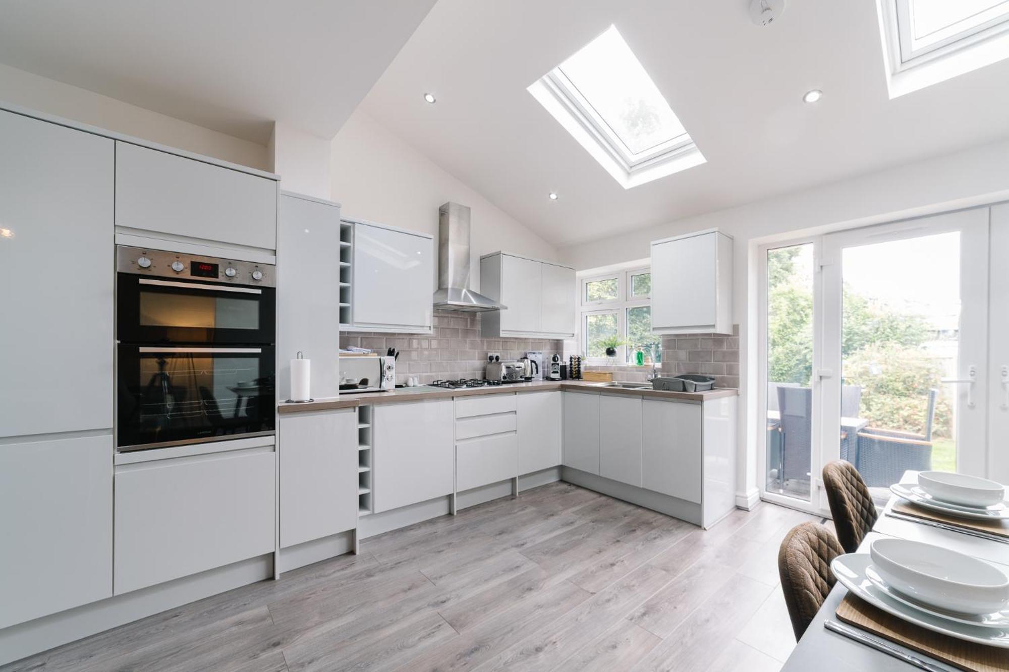 Boutique 5-bed 5-ensuite Stunning Gem, Near Jlr, Airport, World,nec Solihull