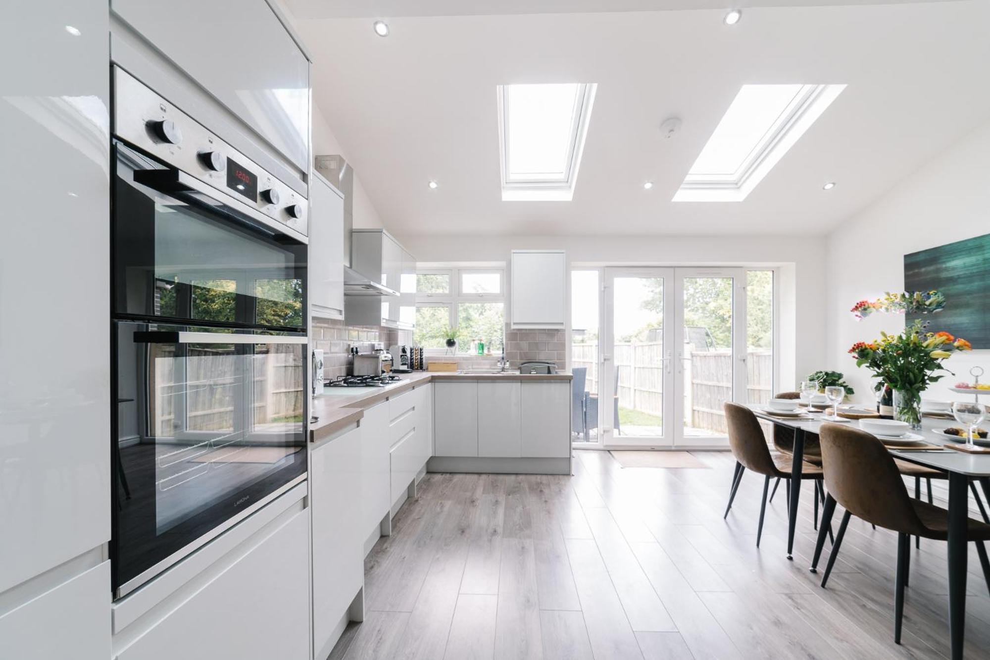 Boutique 5-bed 5-ensuite Stunning Gem, Near Jlr, Airport, World,nec * Solihull